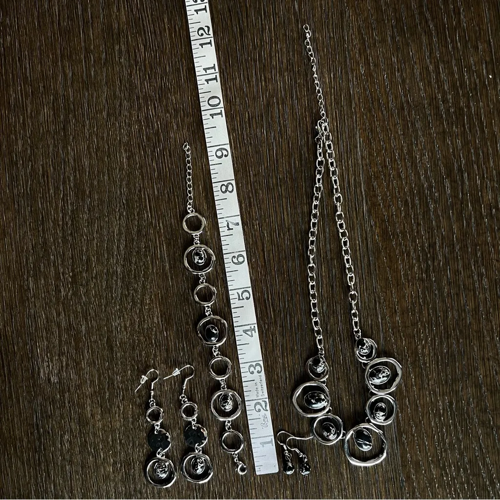 NEW Matching Custom Jewelry Set, Necklace/Bracelet/2pairs of earrings Silver - Image 6