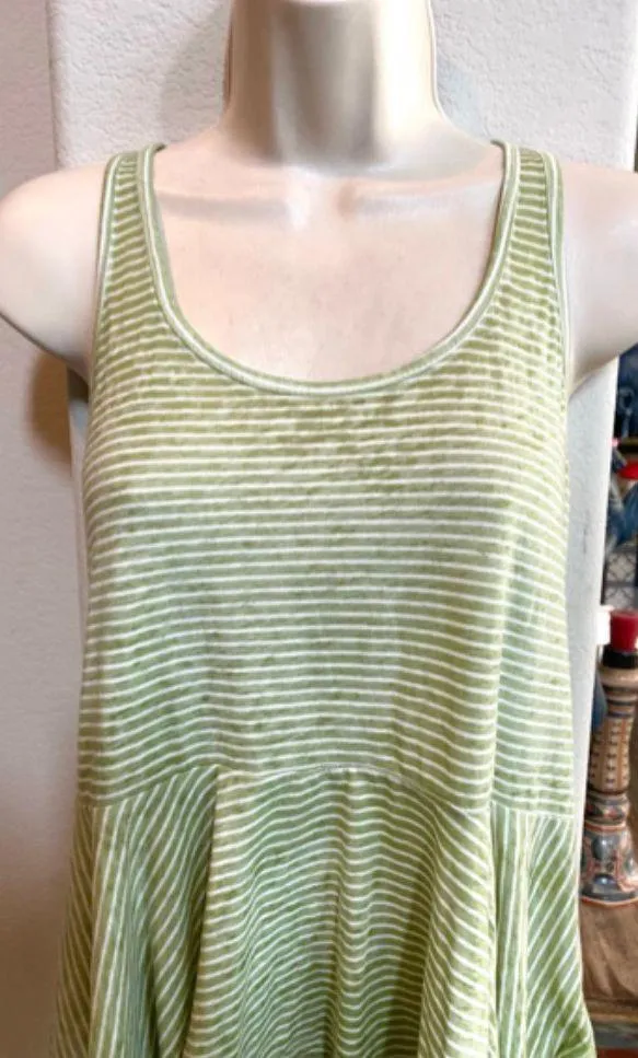 Free People free flowing boho tank blouse in excellent condition. Sz S - Image 2