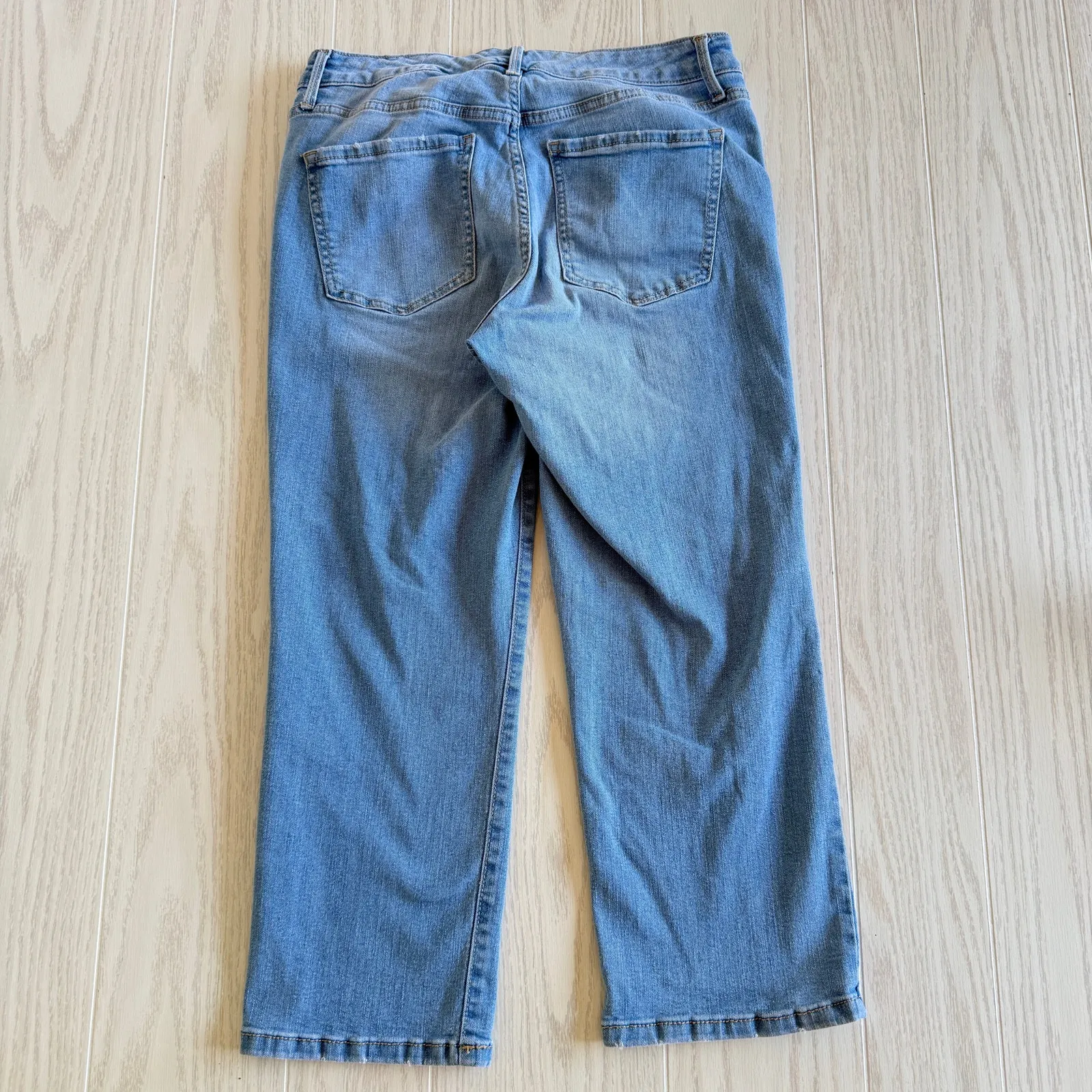 Nine West Chrystie Capri Wooster Blue Jeans Size 6 Stretch Denim Mid Rise - Image 3