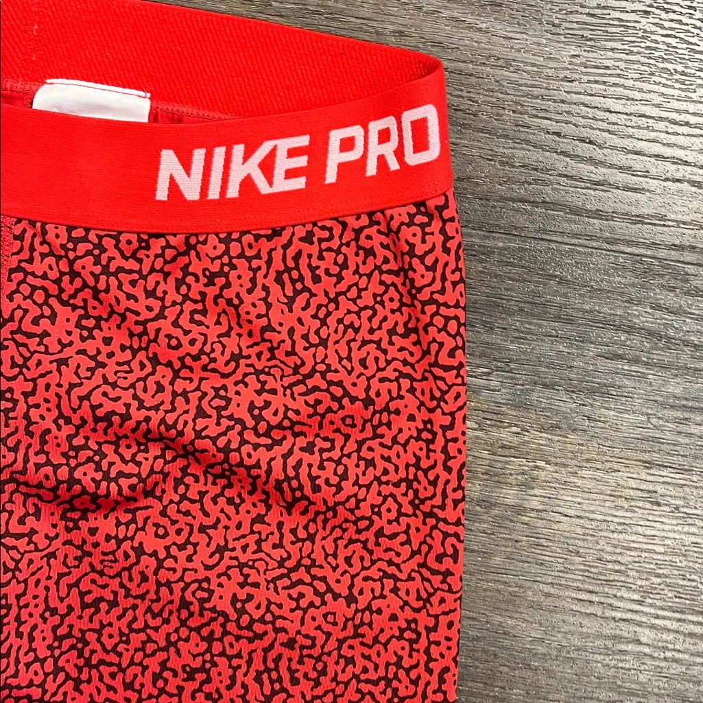 Nike Pro Dri Fit Red & Black Capri Athletic Workout Running Leggings Size Medium - Image 2
