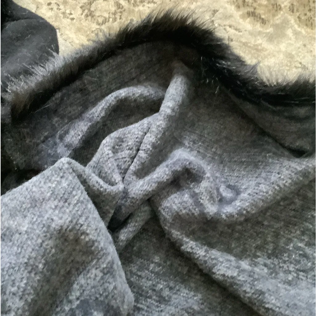 Nice, dressy,comfy poncho 🌹🌹🌹 Gray Size undefined - Image 9