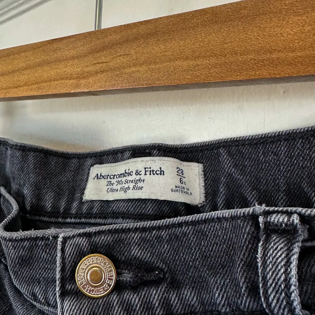Abercrombie | 90s Straight Ultra High Rise Jeans in Washed‎ Black Size 28 - Image 7