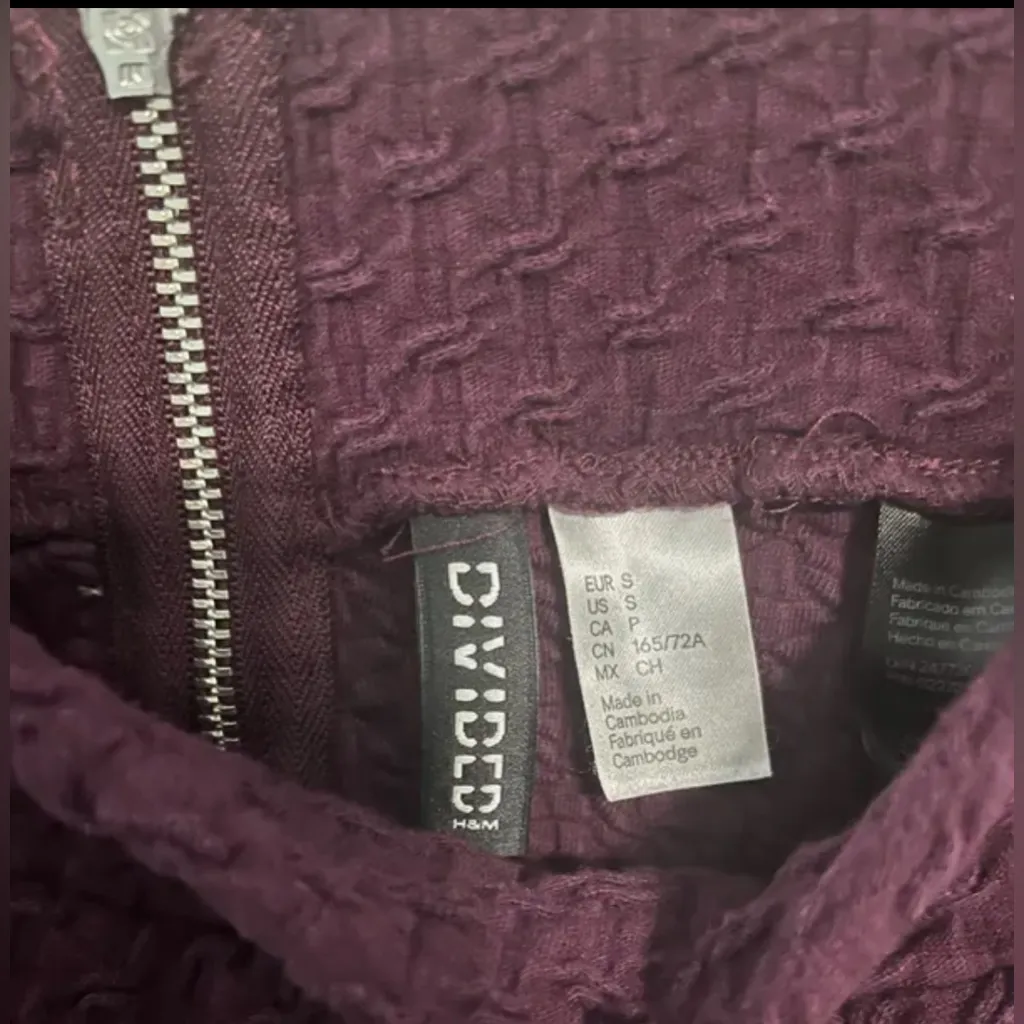 Divided H&M burgundy skirt Small - Image 3
