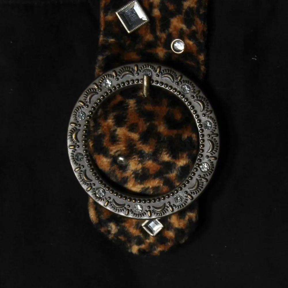 Vintage Y2K Leopard Animal Print and Black Faux Suede Back With XL Buckle Purse - Image 2