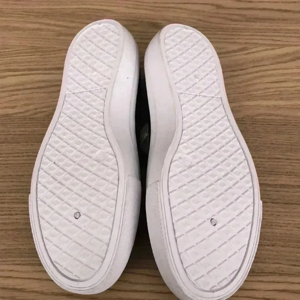 🆕Casual Cool Classic Black & White Cool Canvas Low Top Tennis Shoes 8🆕 - Image 5