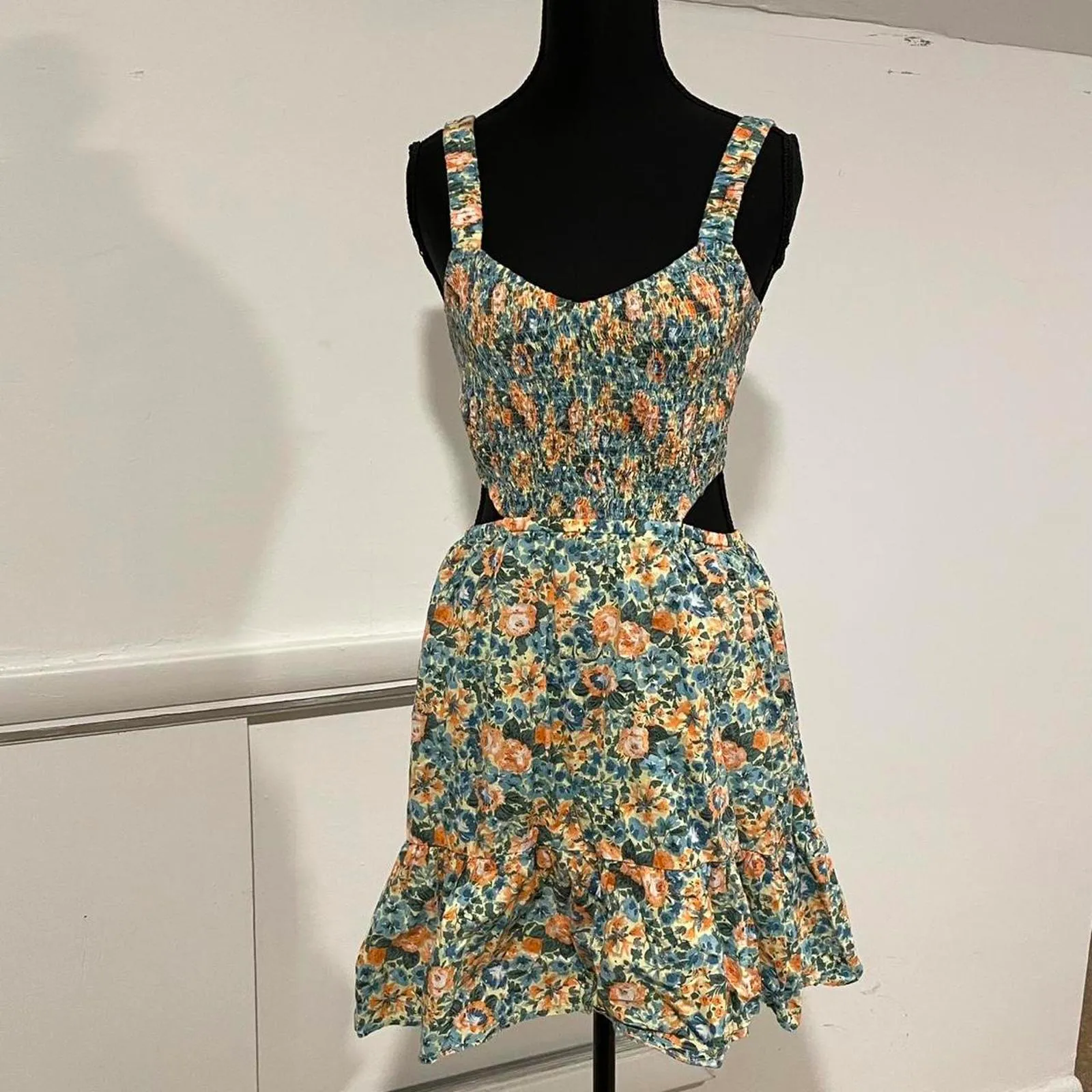 Heartloom zanima dress. size medium. originally $108 - Image 3