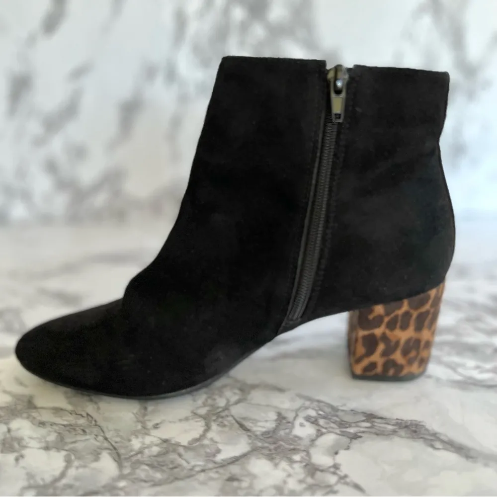 Bandolino Lila Booties 8 Black Animal Print Block Heel Faux Suede - Image 6