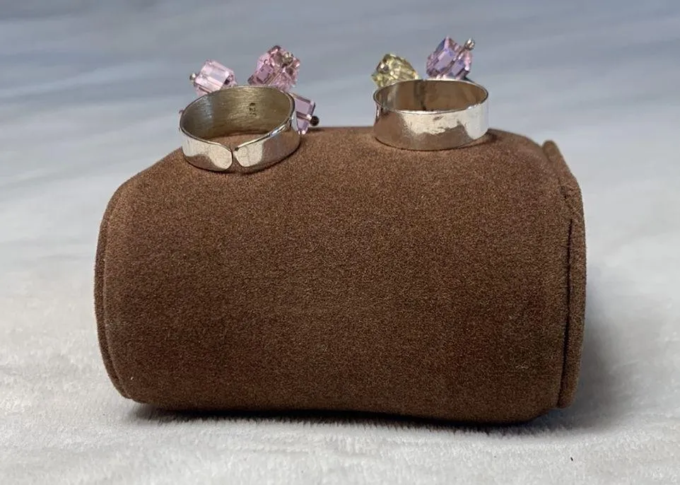 Set of two dangling beaded silver rings pink and multicolored - Image 5