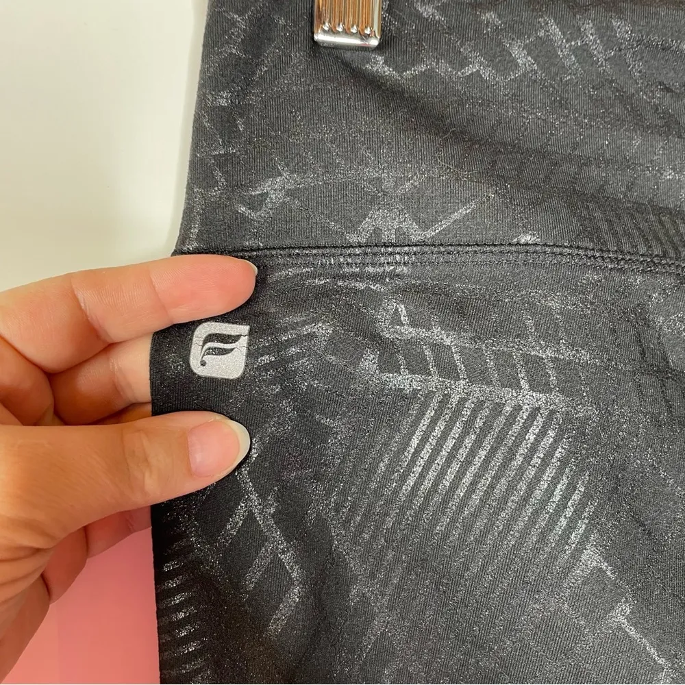 Fabletics Full Length Black Geometric Design Leggings Size Small - Image 3