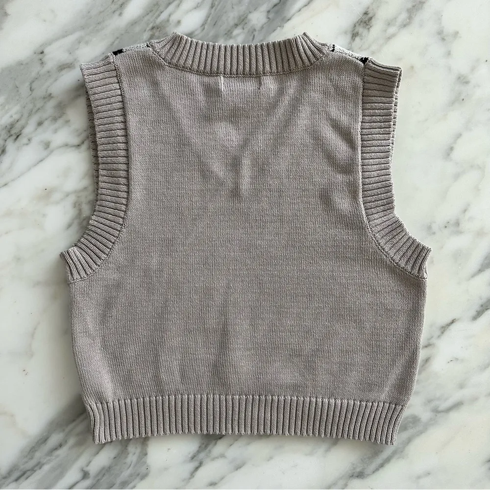 SAY WHAT Gray Combo Argyle V-Neck Vest • Sz L - Image 6