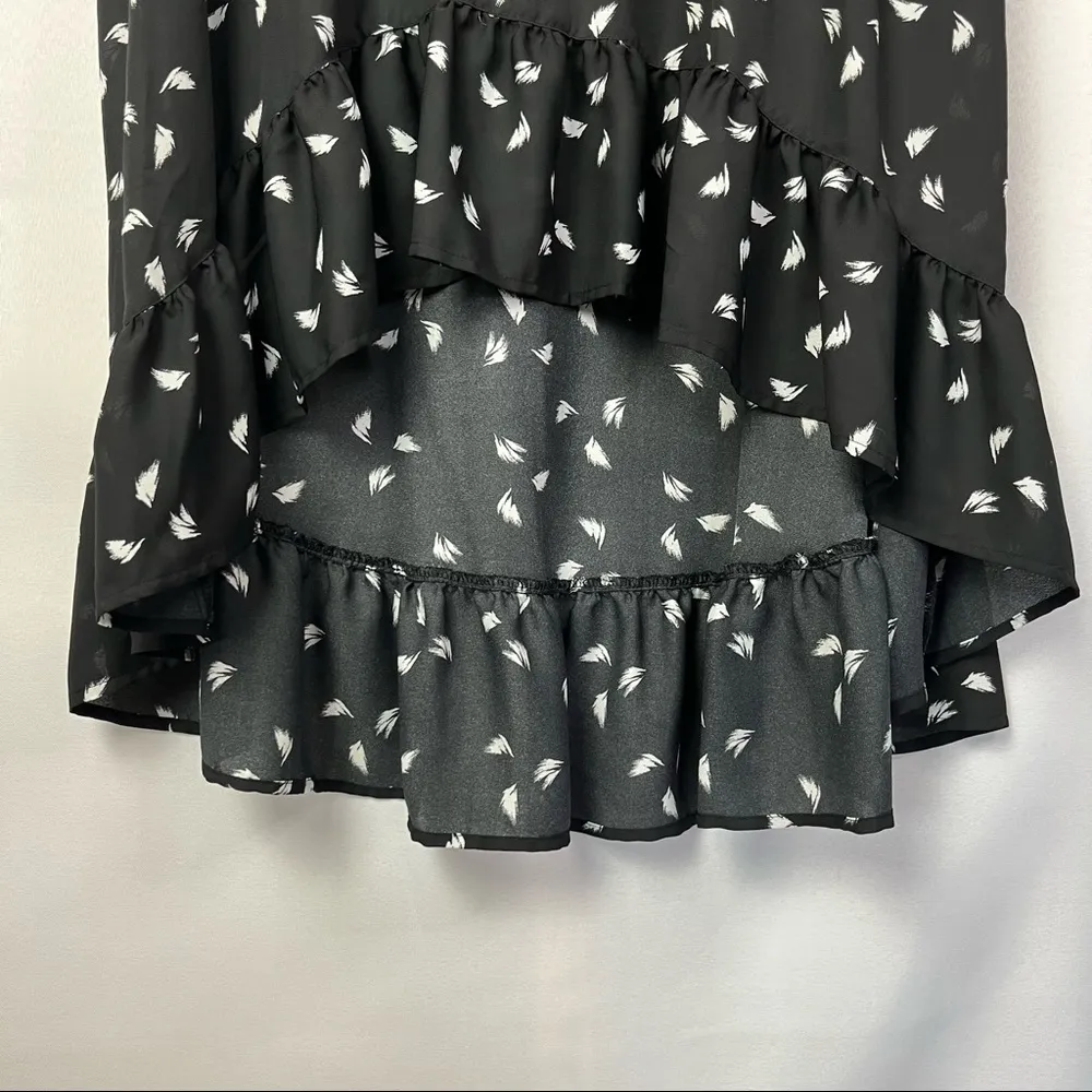 Boutique Black & White Feather Printed High Low Ruffle Hem Short Sleeve Blouse 2 - Image 4