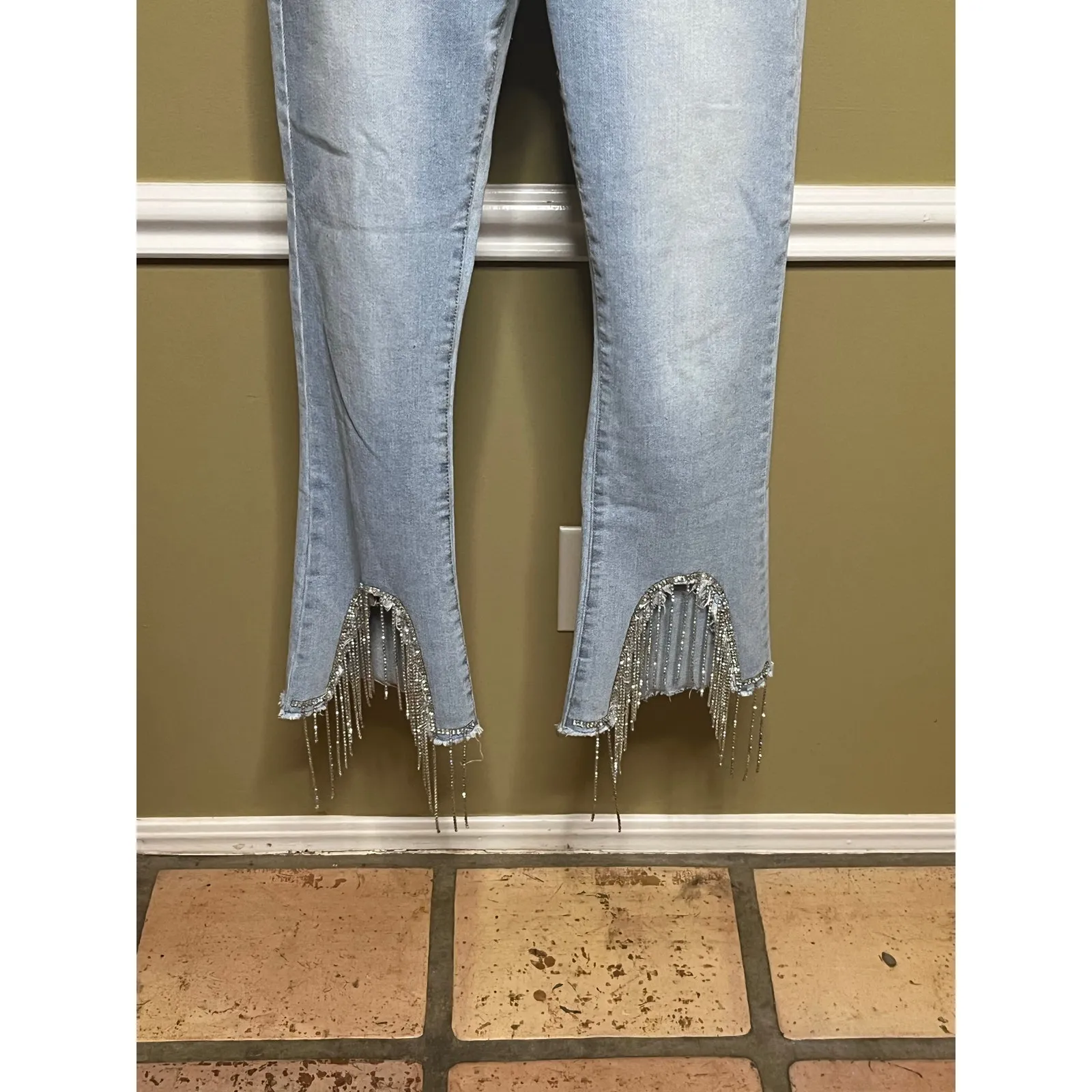 Simple Society Women’s Stretch Cropped Bellbottom Jeans Blue Size 27 - Image 2