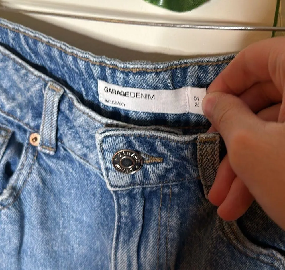 Baggy Ripped Jeans - Image 3