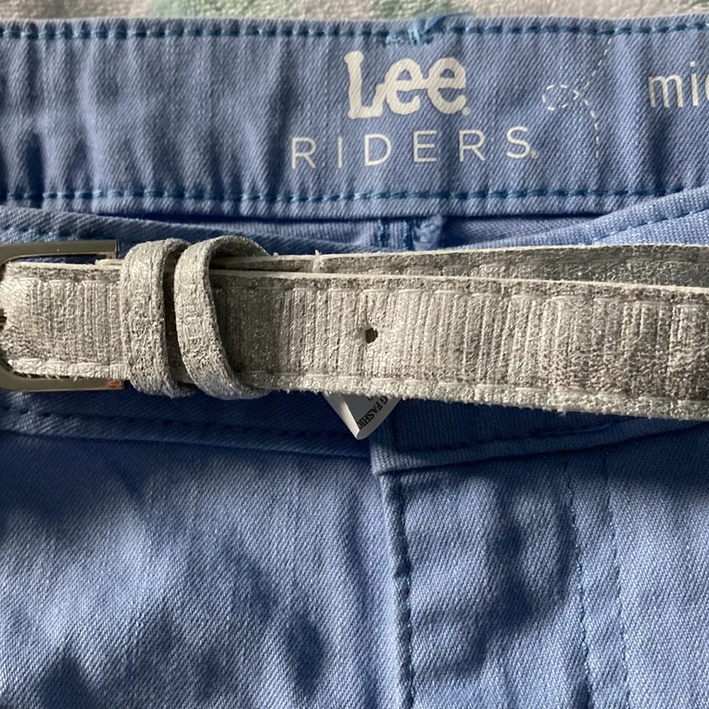New Lee Riders 16M Mid Rise Capri Blue 30” Long X 20” Wide. Periwinkle blue. - Image 3