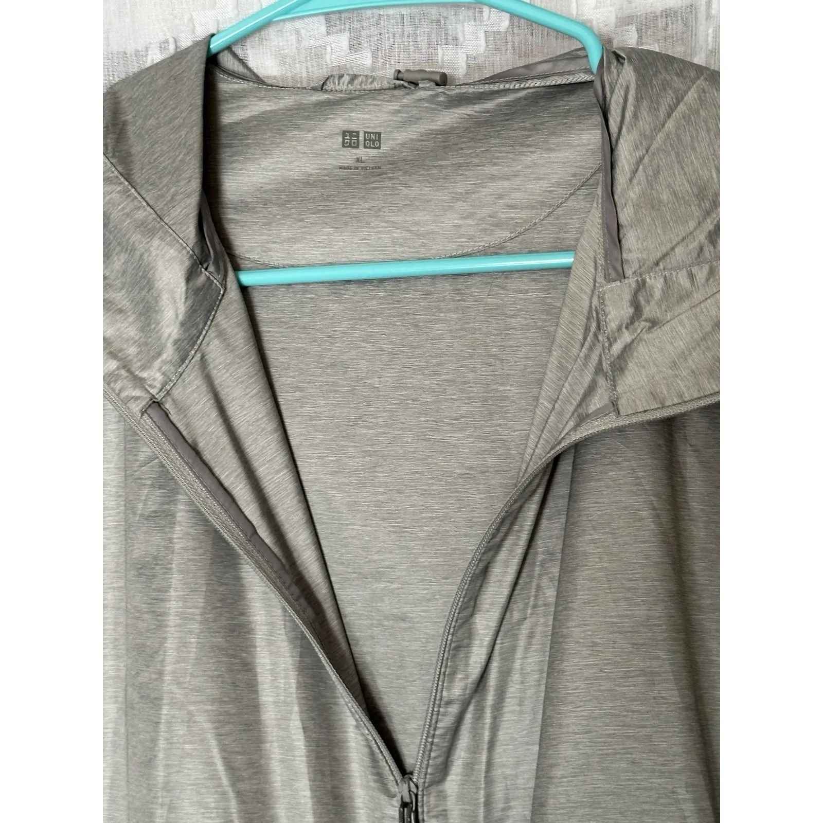 Uniqlo Pocketable Parka Womens XL Light Gray Hooded Water Repellent Jacket - Image 3