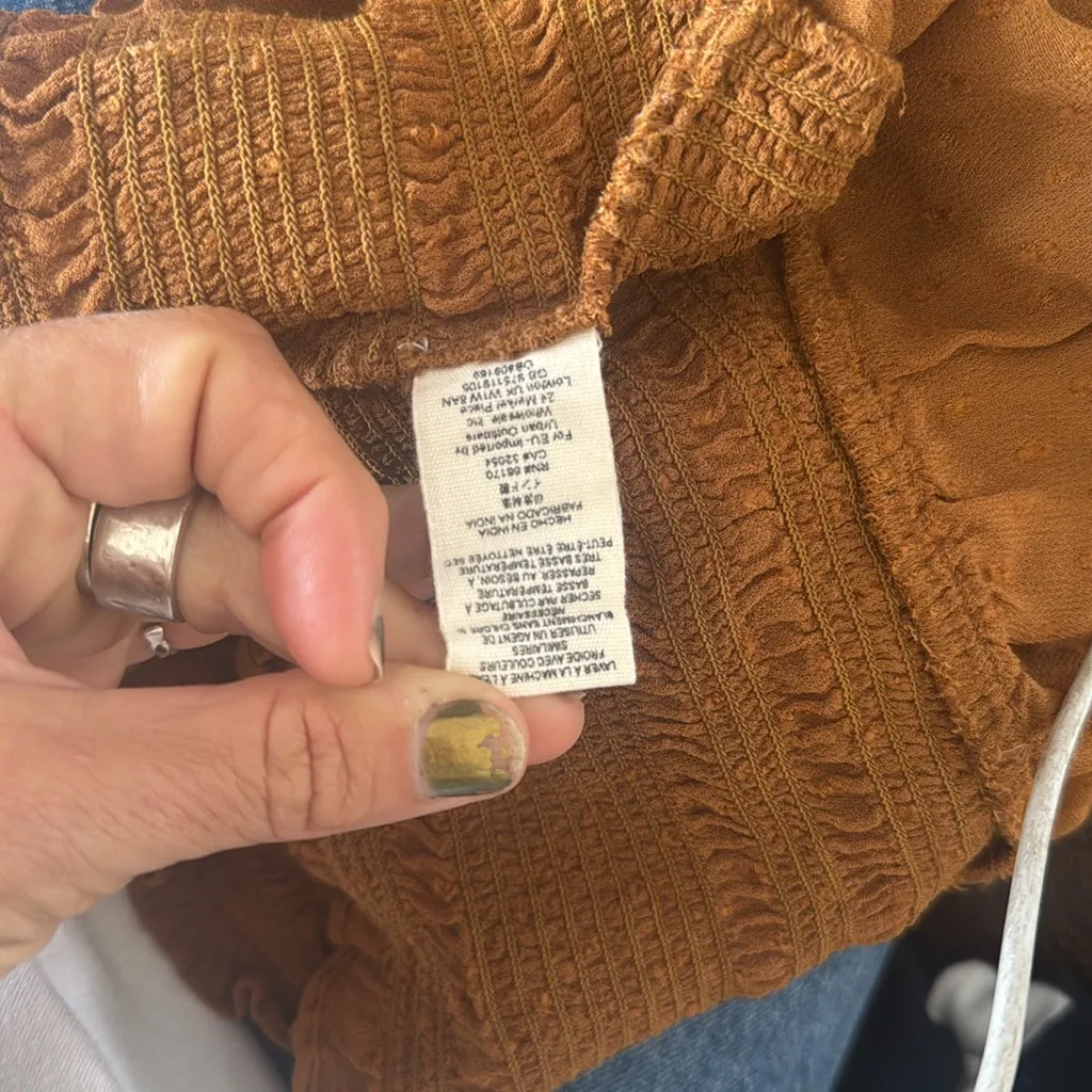 Free people rust colored size smocked waist and wrists buttons top medium - Image 6