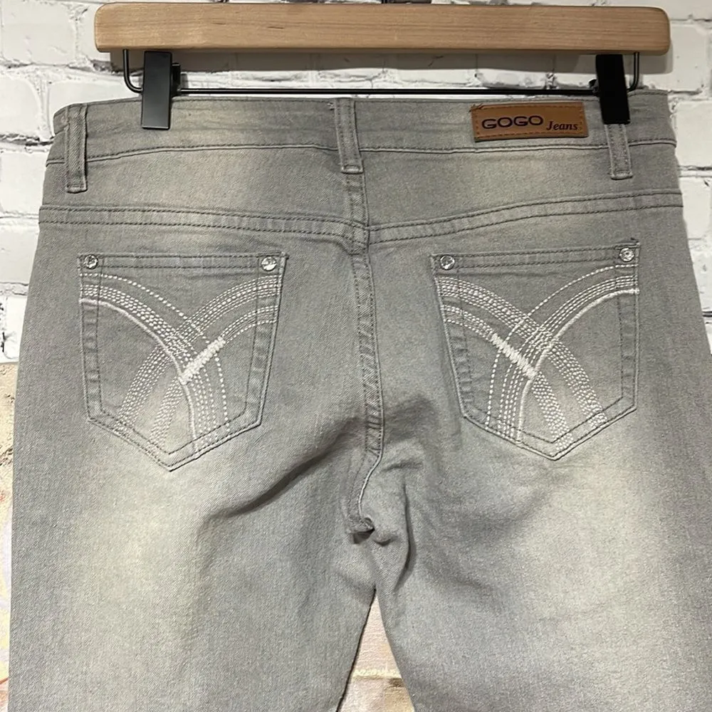 GOGO Skinny Jean in pale gray with rhinestone front button Size 9 - Image 8