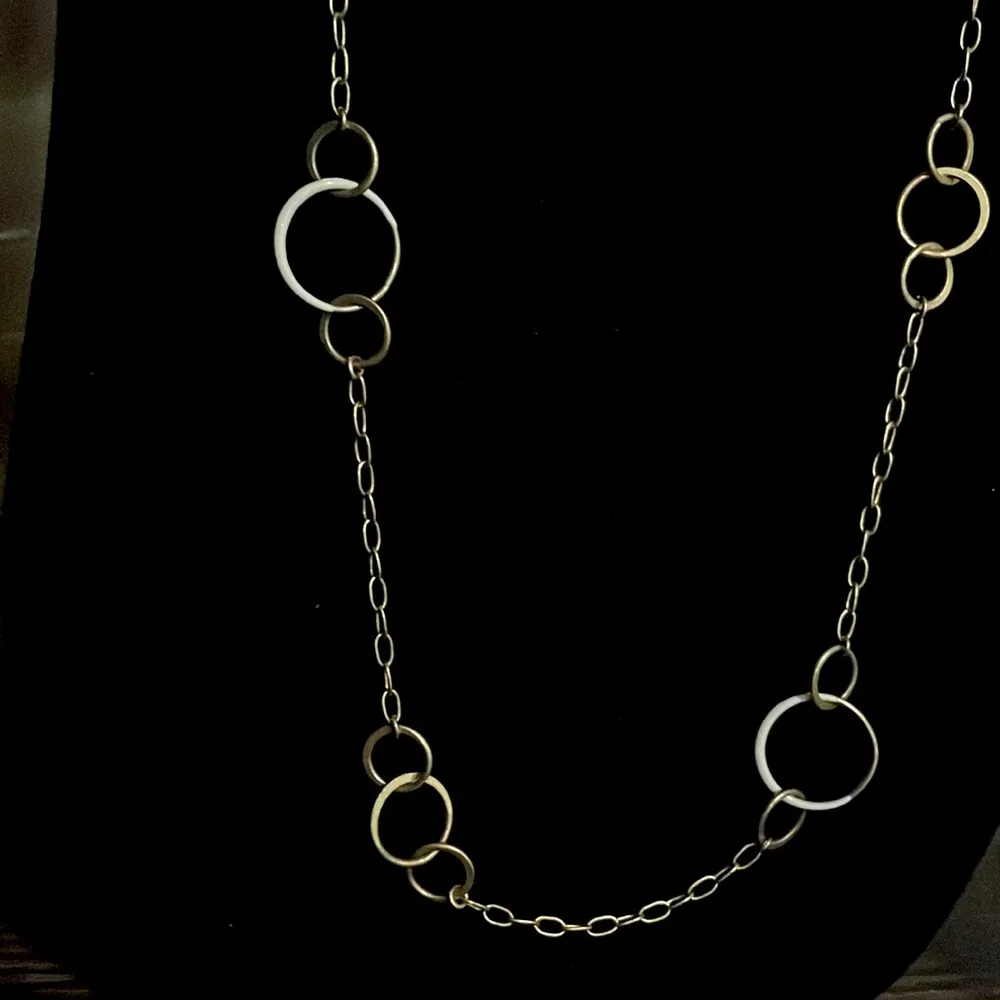 Vintage gold tone and cream enamel 3 piece necklaces and earring set - Image 6