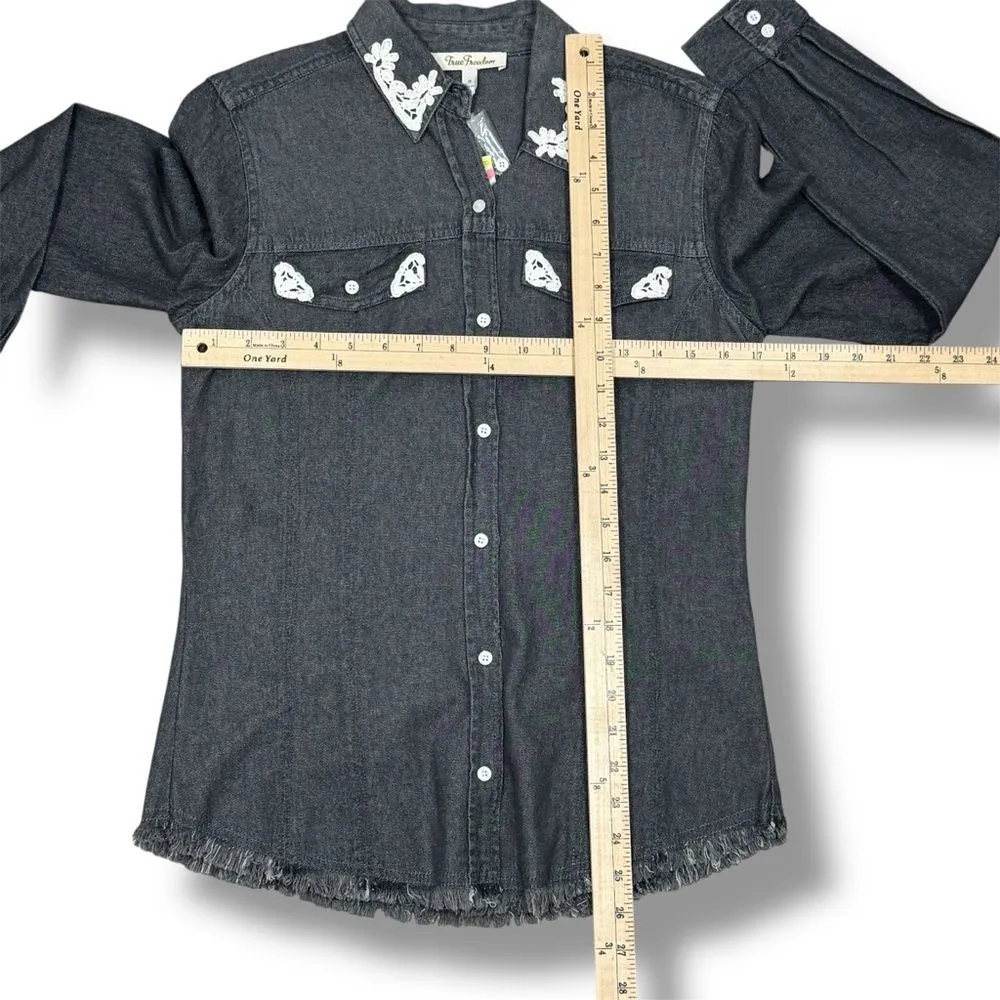 True Freedom Lace Trim Raw Edge Denim Button‎ Up Shirt Gray Black Small - Image 11