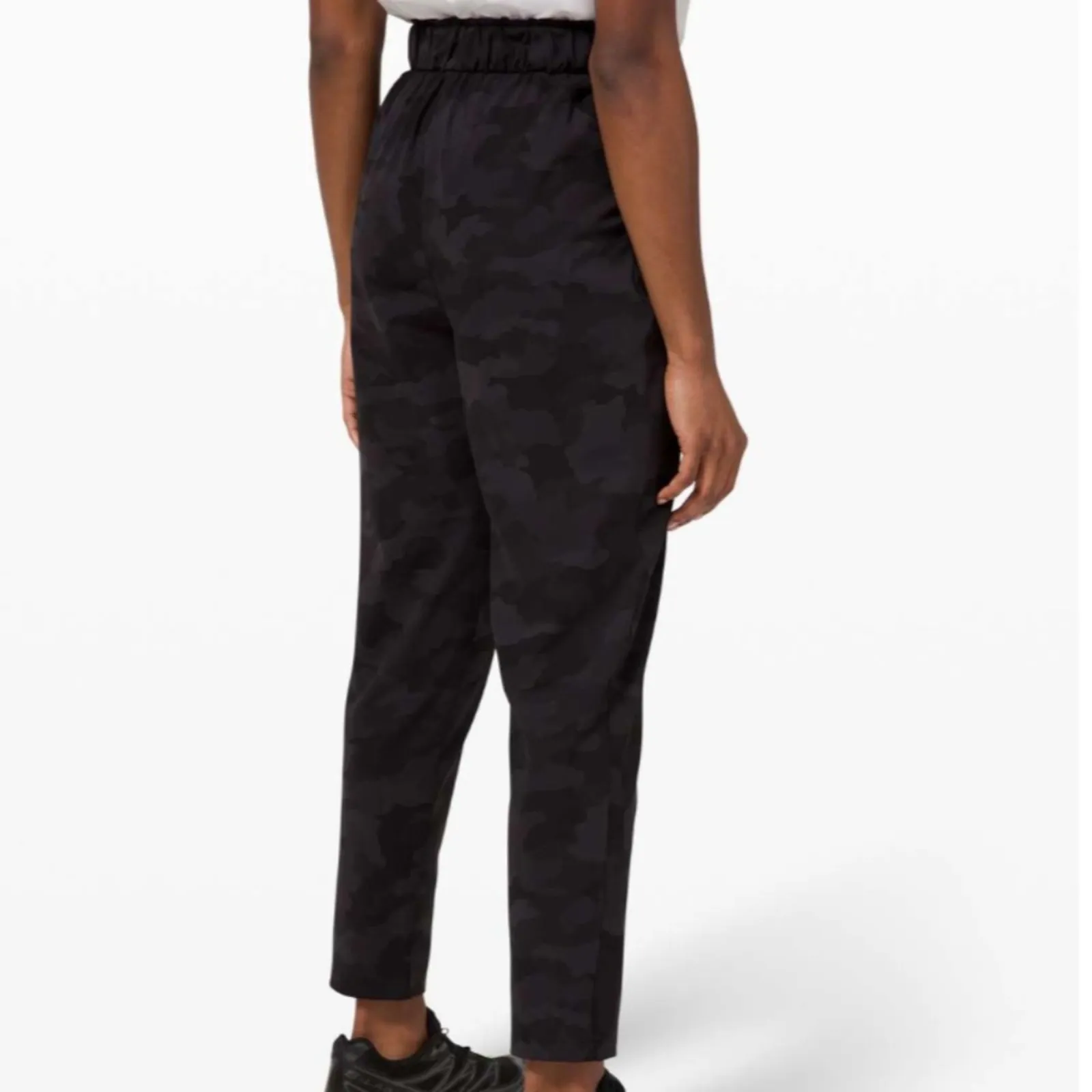 Lululemon Keep Moving Pant 7/8 High-Rise Heritage 365 Camo Deep Coal Size 2 EUC - Image 2