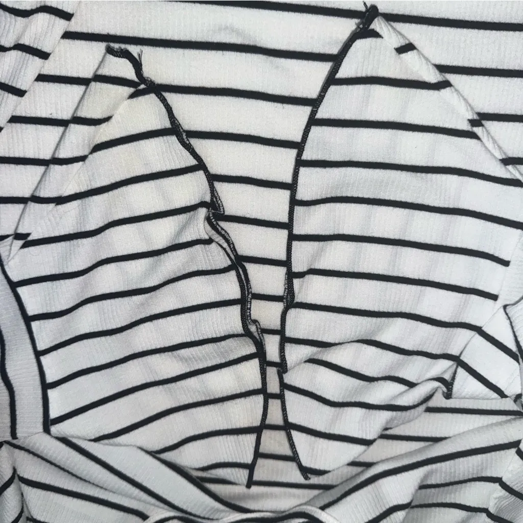 Allison Joy Black and White Striped Ruffle Bell Sleeve Boho Blouse size Small - Image 12