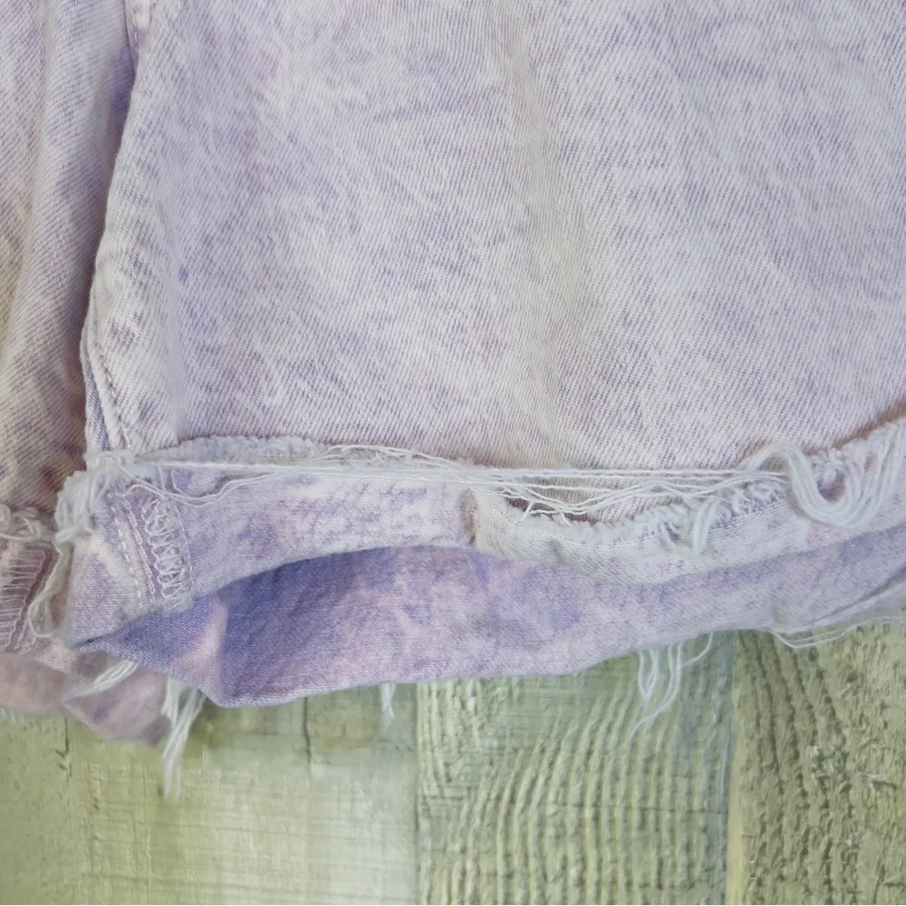 Universal Threads Goods Size 4/27 Vintage MIDI Light Purple Rolled Raw Hem Short - Image 3