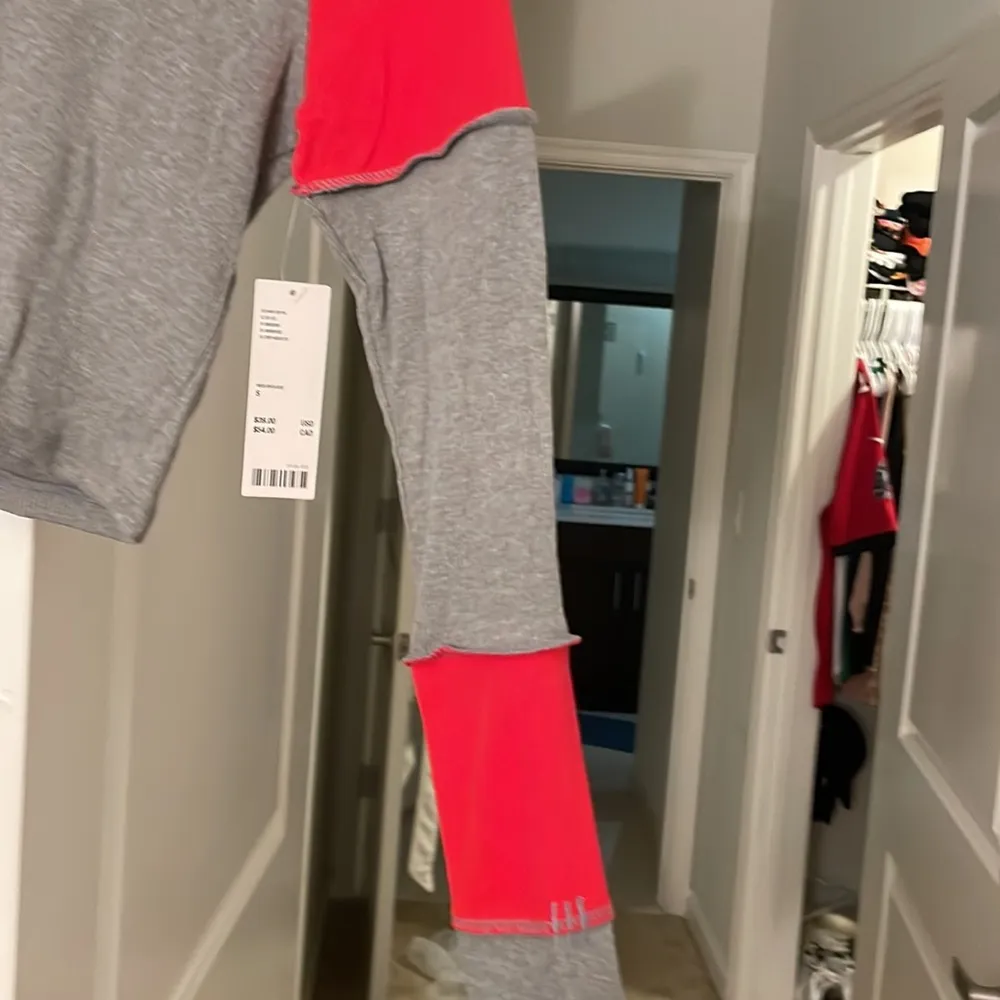 UO BDG Carmen Colorblock Long Sleeve Tee - Image 8