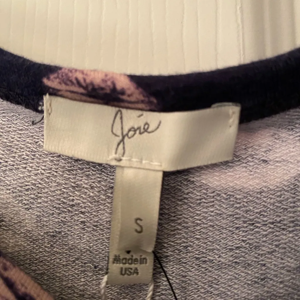 JOIE Kissing Lips Women’s Blue Navy Sweater Size Small - Image 8