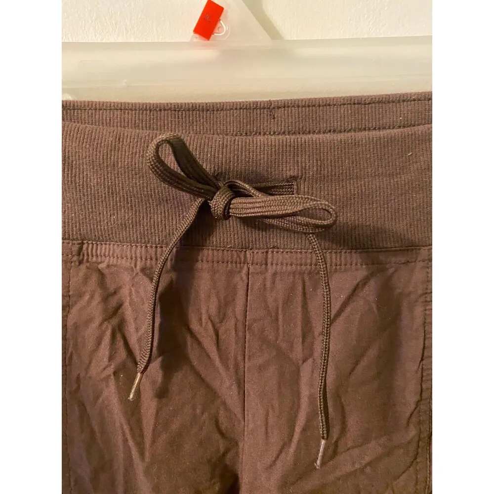 Danskin Now zip off capri pants into shorts size Large Brown - Image 5