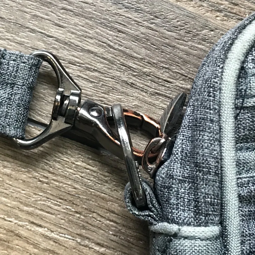 Lug Carousel XL Crossbody Bag Gray Canvas Purse Measures‎ Approx. 7.75" by 10.5" - Image 5