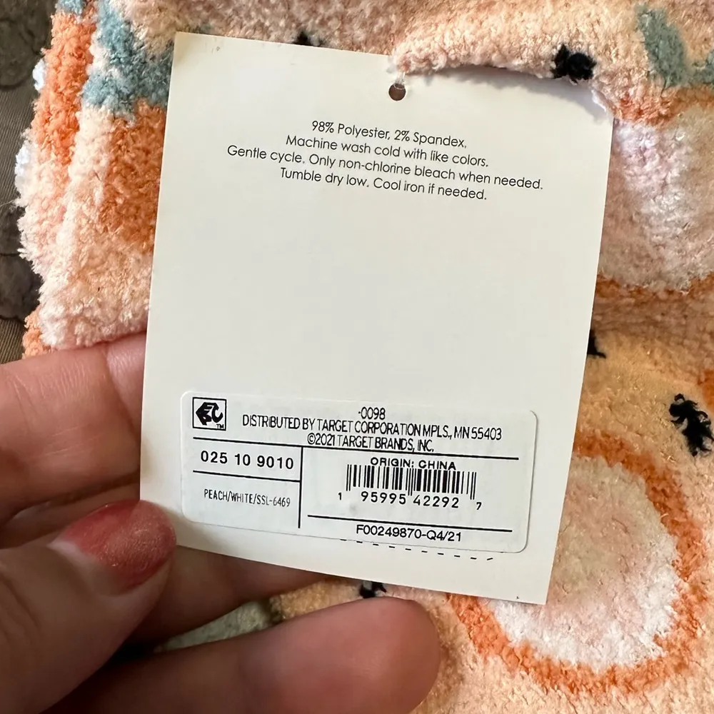 Two Pairs Fuzzy Fleece Low Cut Socks - Image 4