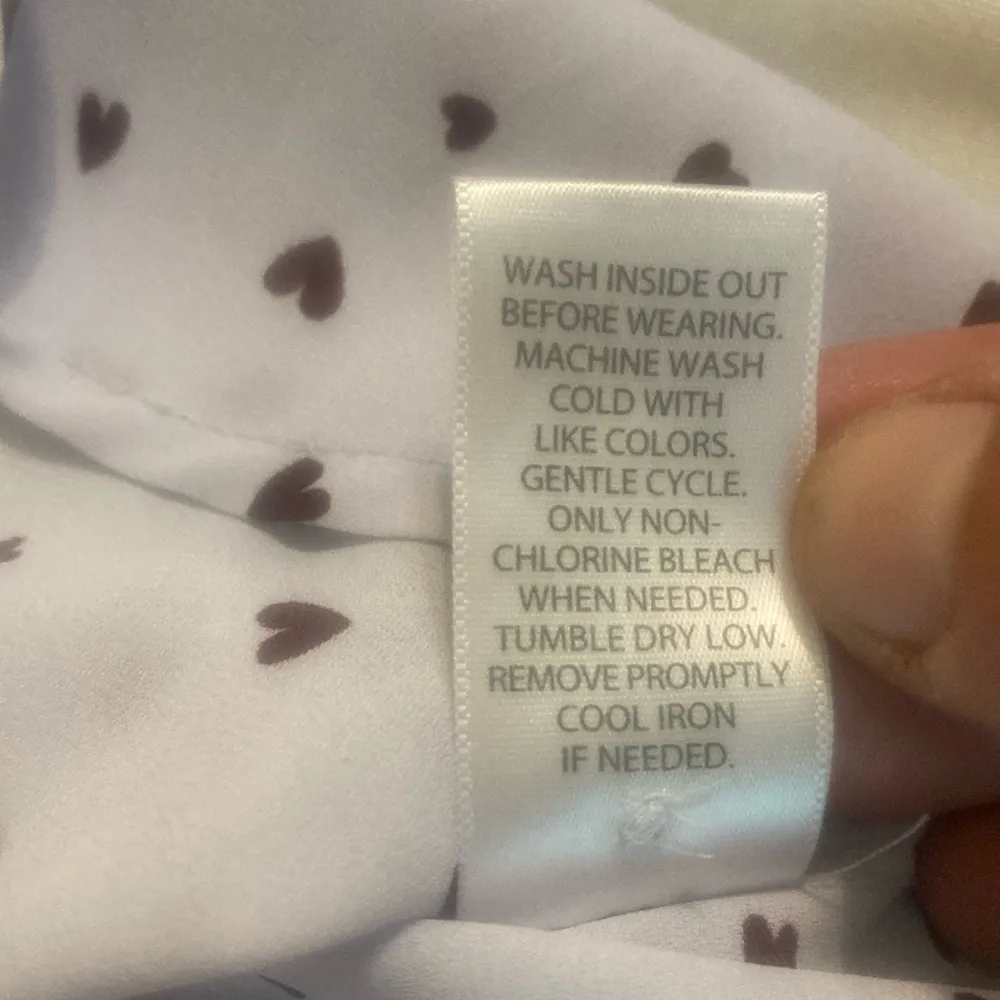 Candie’s Buttondown Heart patterned blouse - Image 5