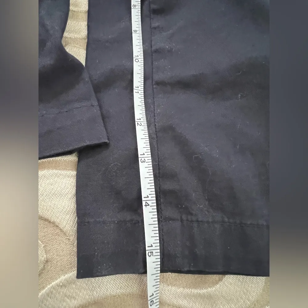 Ann Taylor Size 6 Bermuda shorts like new. Color is navy, like new - Image 6