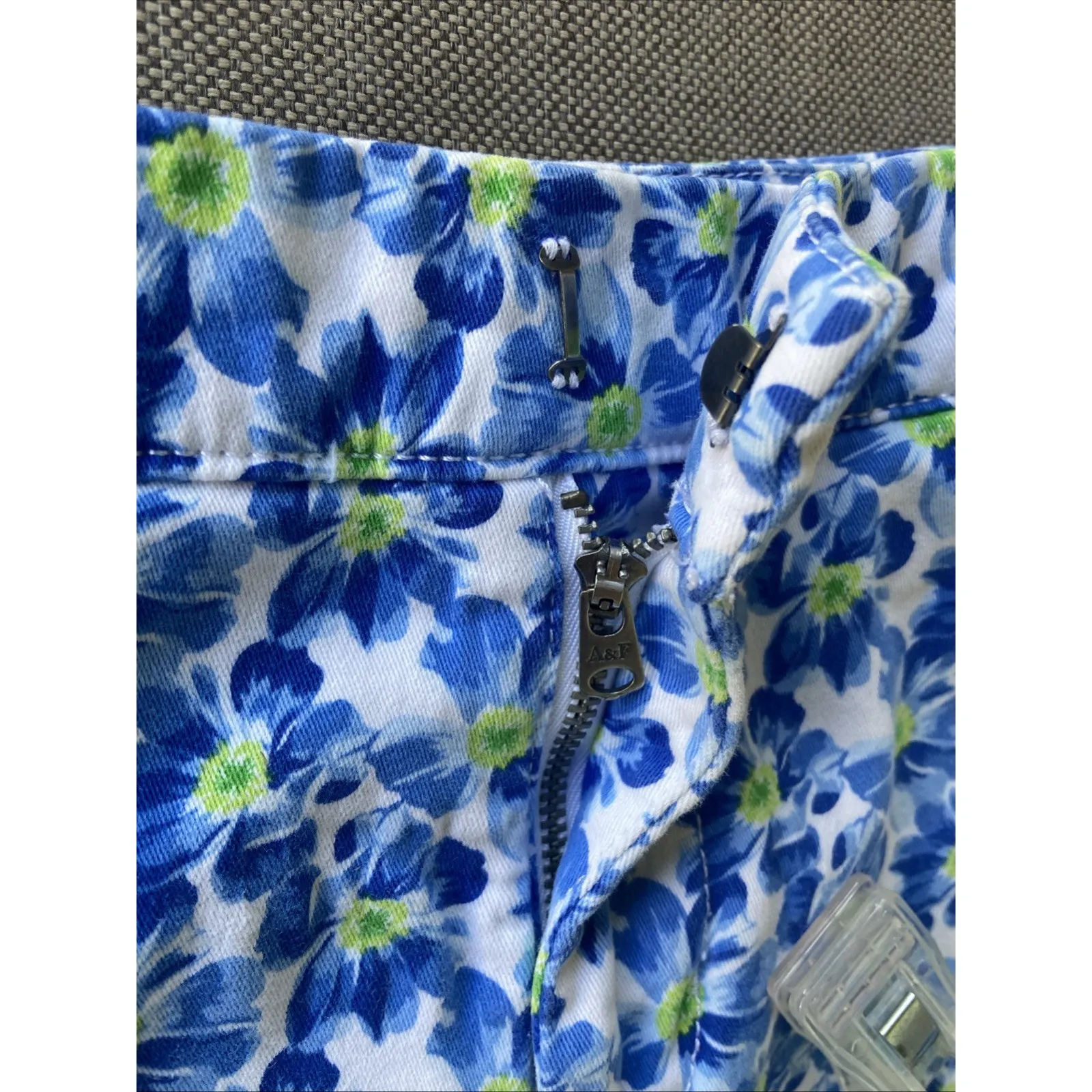 Abercrombie & Fitch Blue Pansy Flower Allover Floral Shorts Teen‎ Womens 00 24 - Image 8