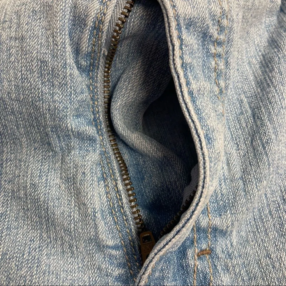 GLORIA VANDERBILT,‎ Women’s Bermuda Jean Shorts, Size 16, Blue - Image 4