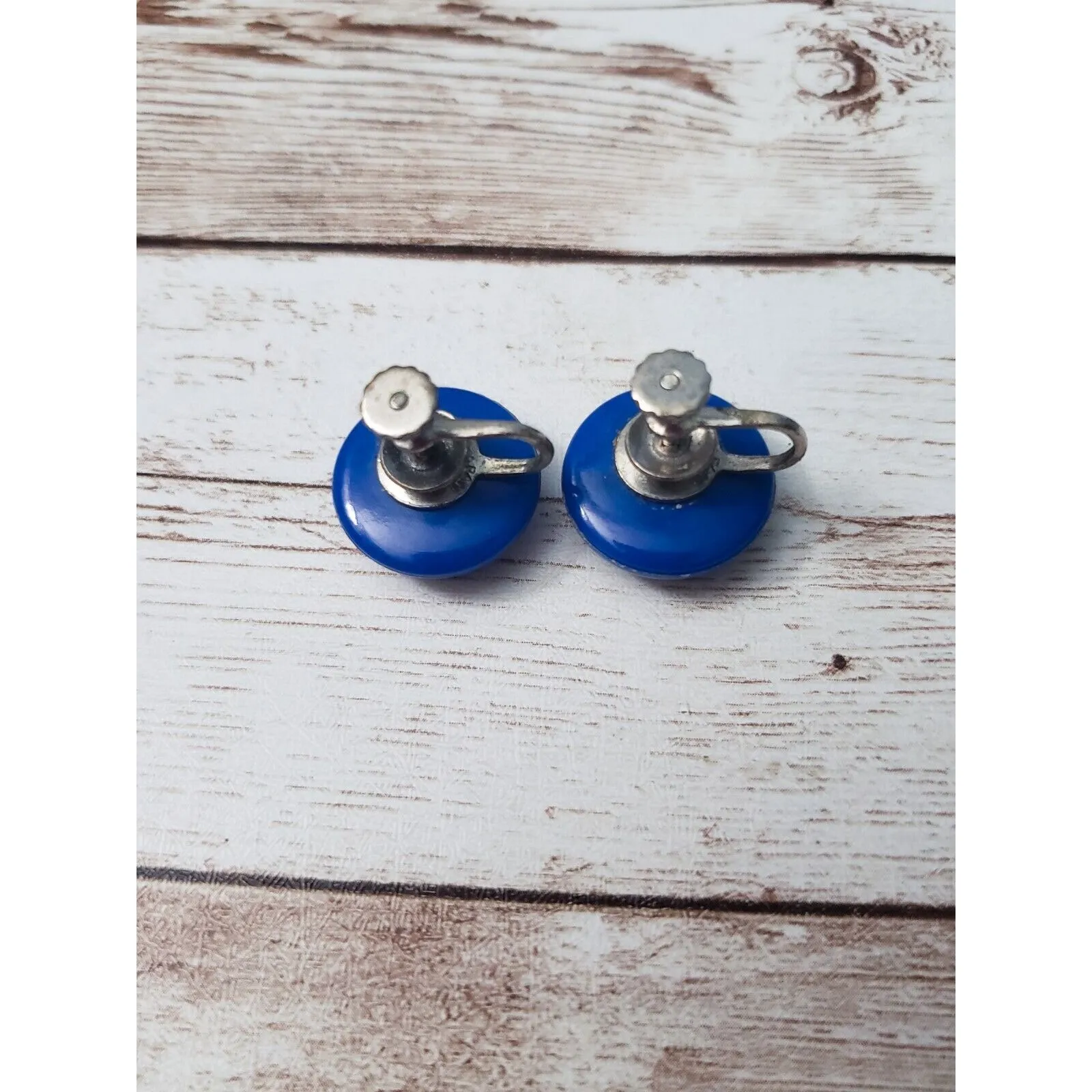Vintage Screw On Earrings - Image 4