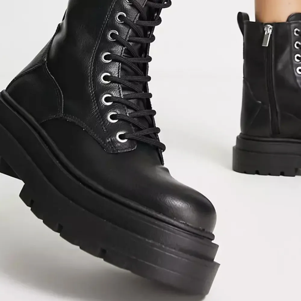 Pull&Bear Lace Up Ankle Boots in Black, Size 9​​​​​​​​ Black - Image 2