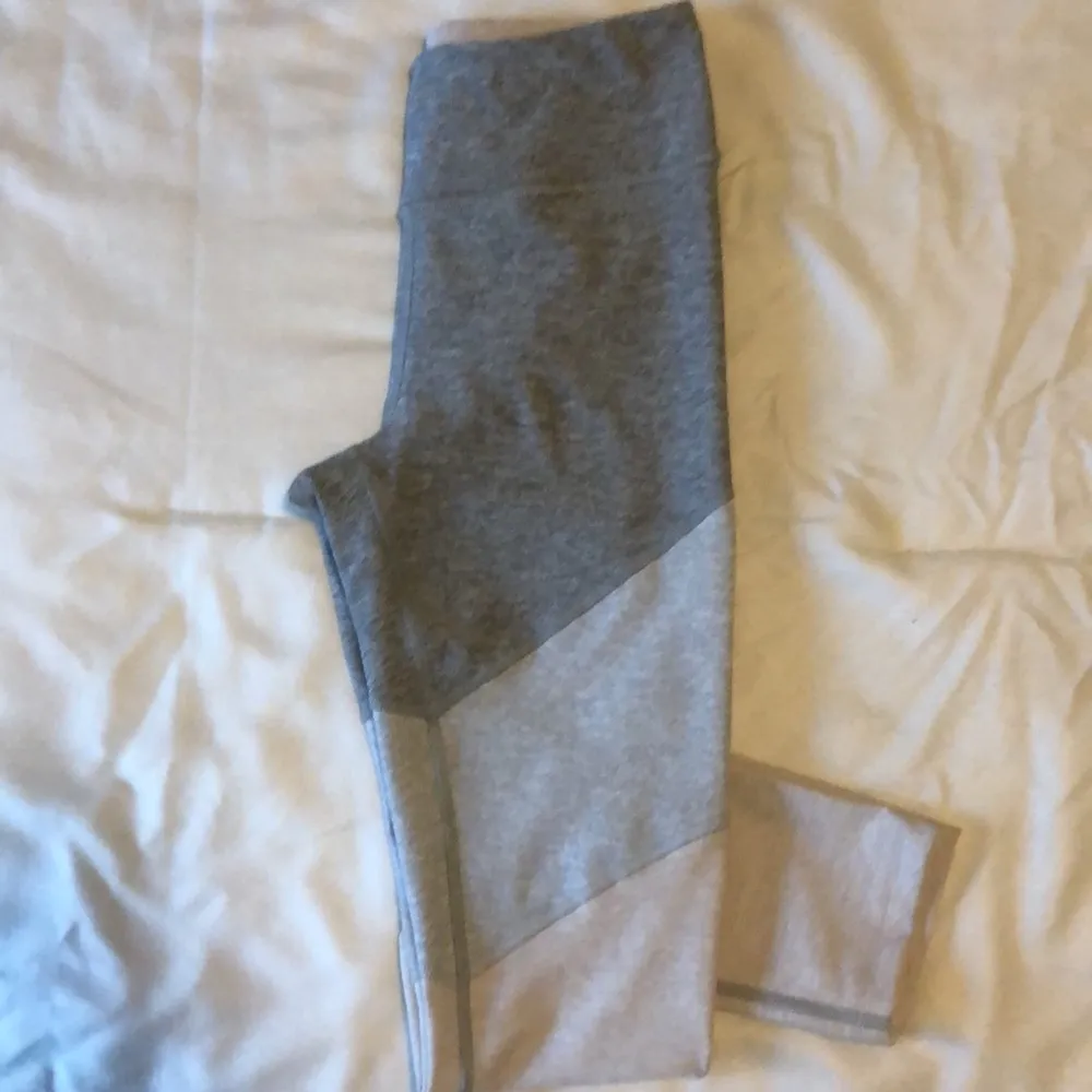NWT Outdoor Voices 7/8 Leggings - Image 4