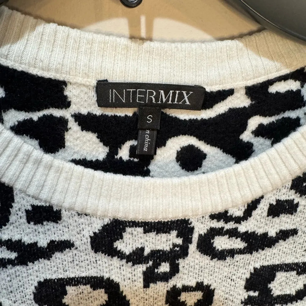 Black & White Leopard Print‎ Intermix Sweater Sz Small - Image 5