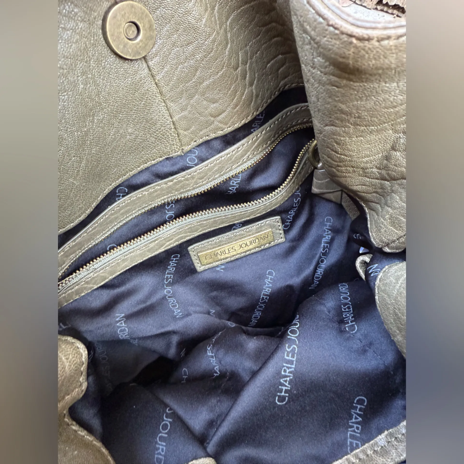 Charles Jourdan Khaki Green Pebbled Leather Studded Large Shoulder Bag - Image 5