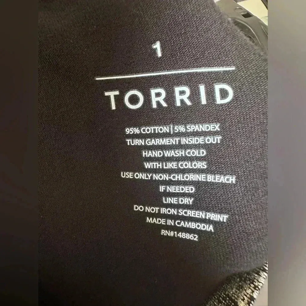 Torrid metallic foil crosshatch gold leggings size 1X NWOT - Image 11