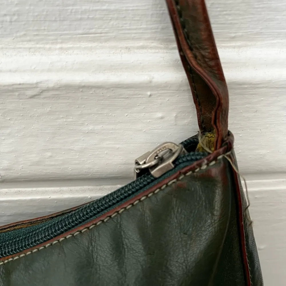 Hobo international dark Green Leather roomy Shoulder Bag w/flaws stains - Image 5