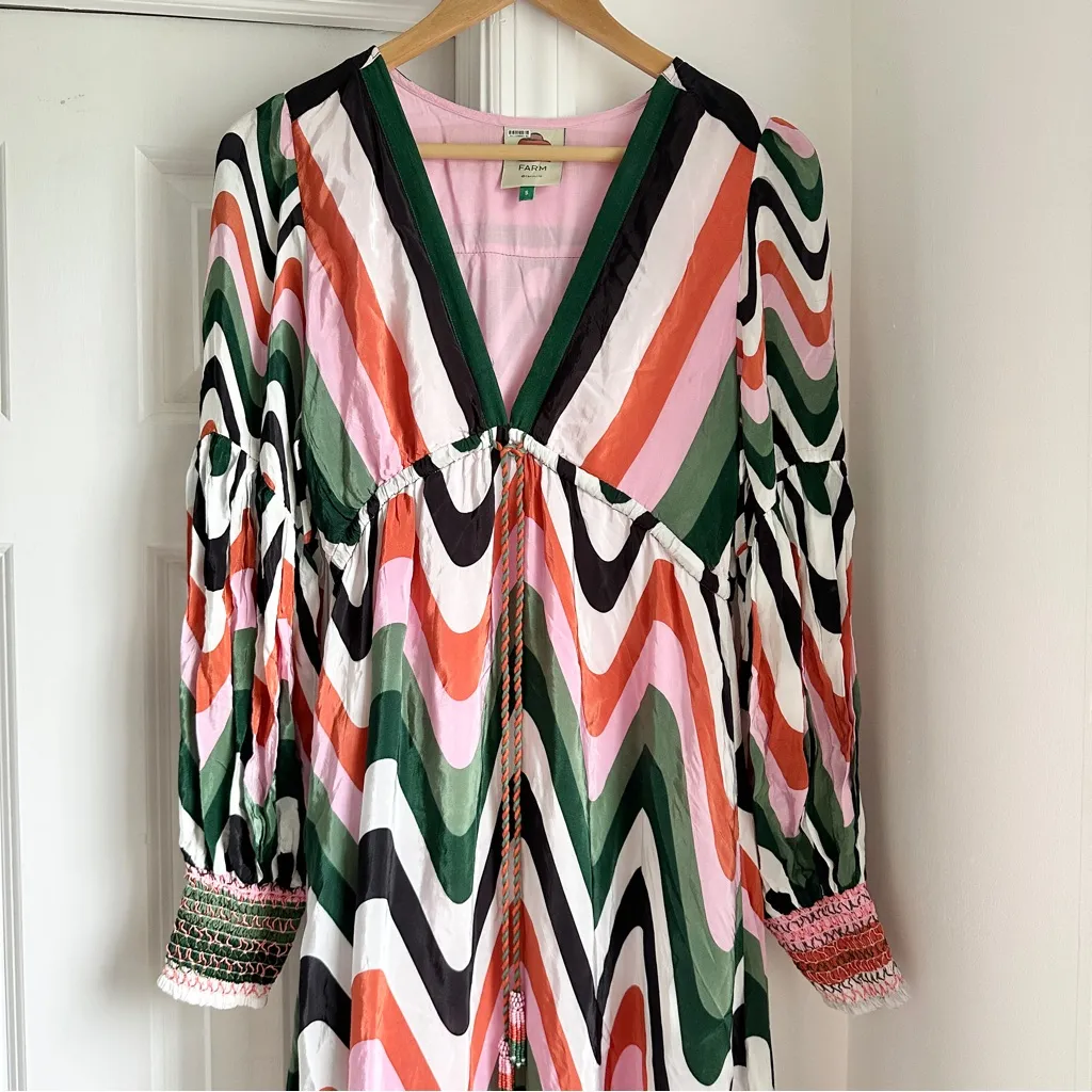 FARM Rio Wave Gradient V Neck Maxi Dress - Image 10