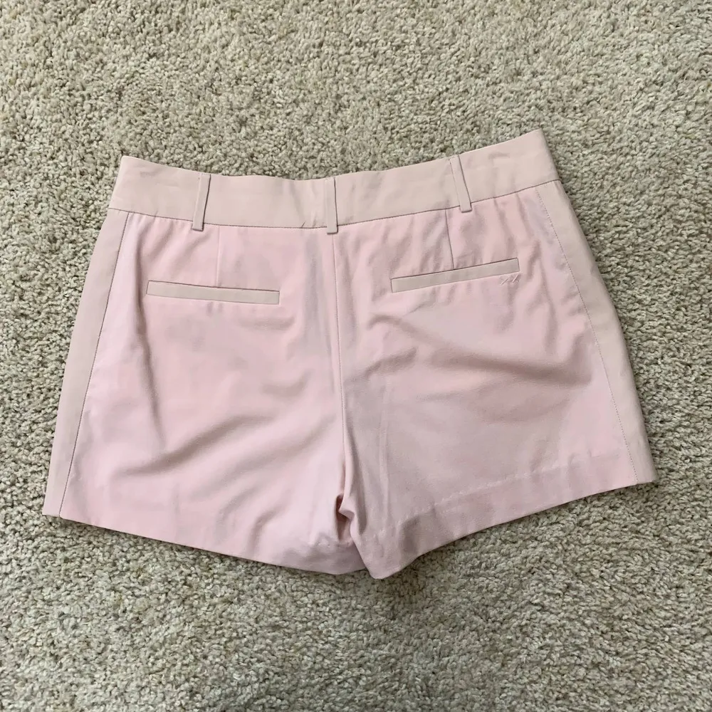 Elizabeth and James light pink shorts size 4 - Image 4