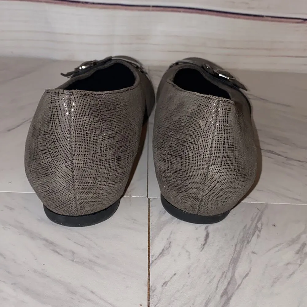 Munro Silver Buckle Flats 7.5 Like New - Image 6