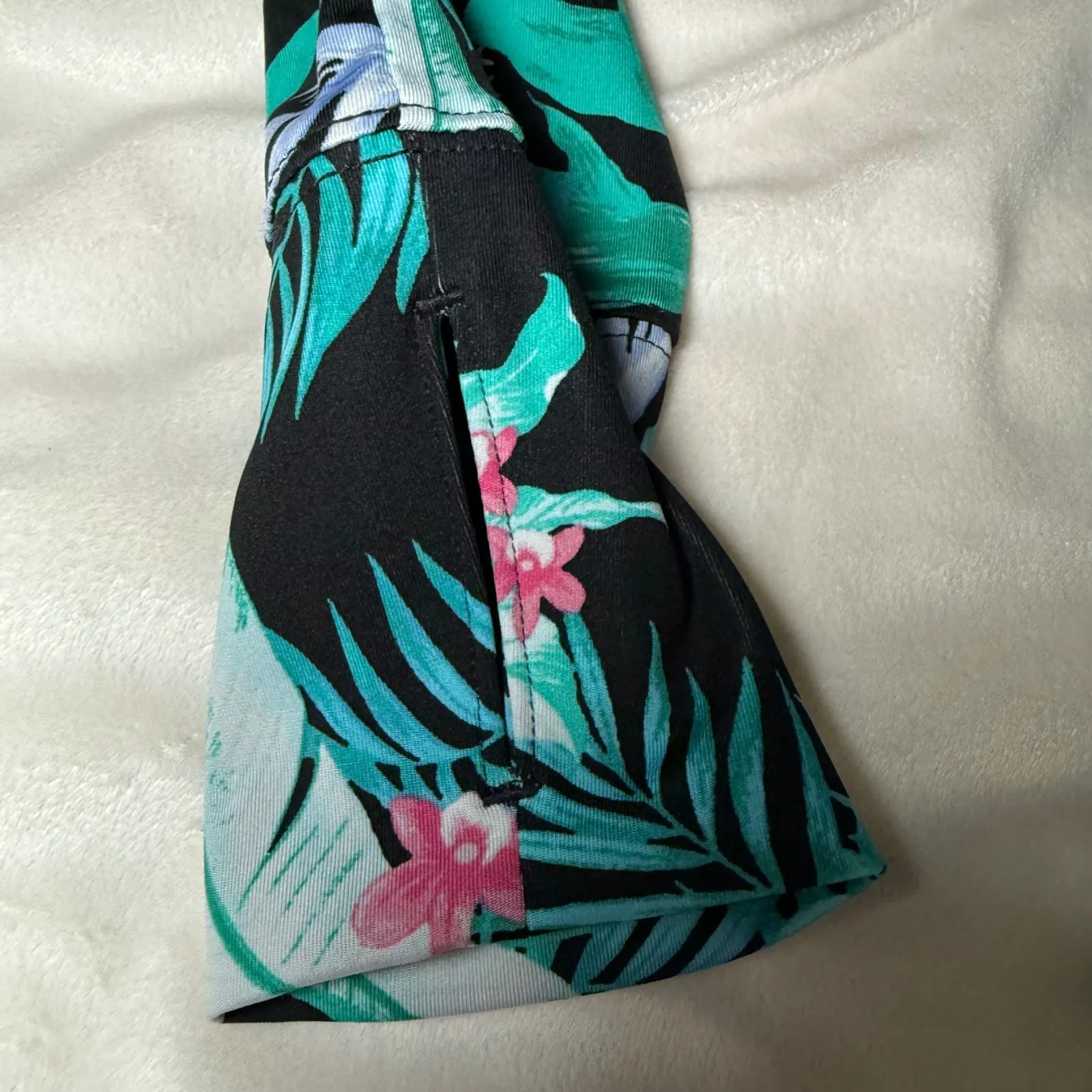 Tommy Bahama Golf Tropical Floral Print Quarter Zip Pullover Shirt Size Small - Image 10