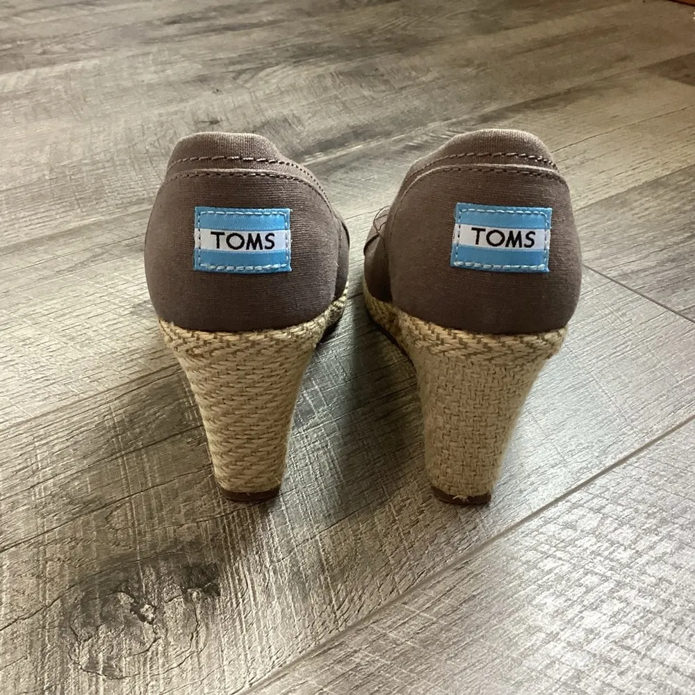 TOMS Wedge Espadrilles Open Toe Size 6 - Image 4
