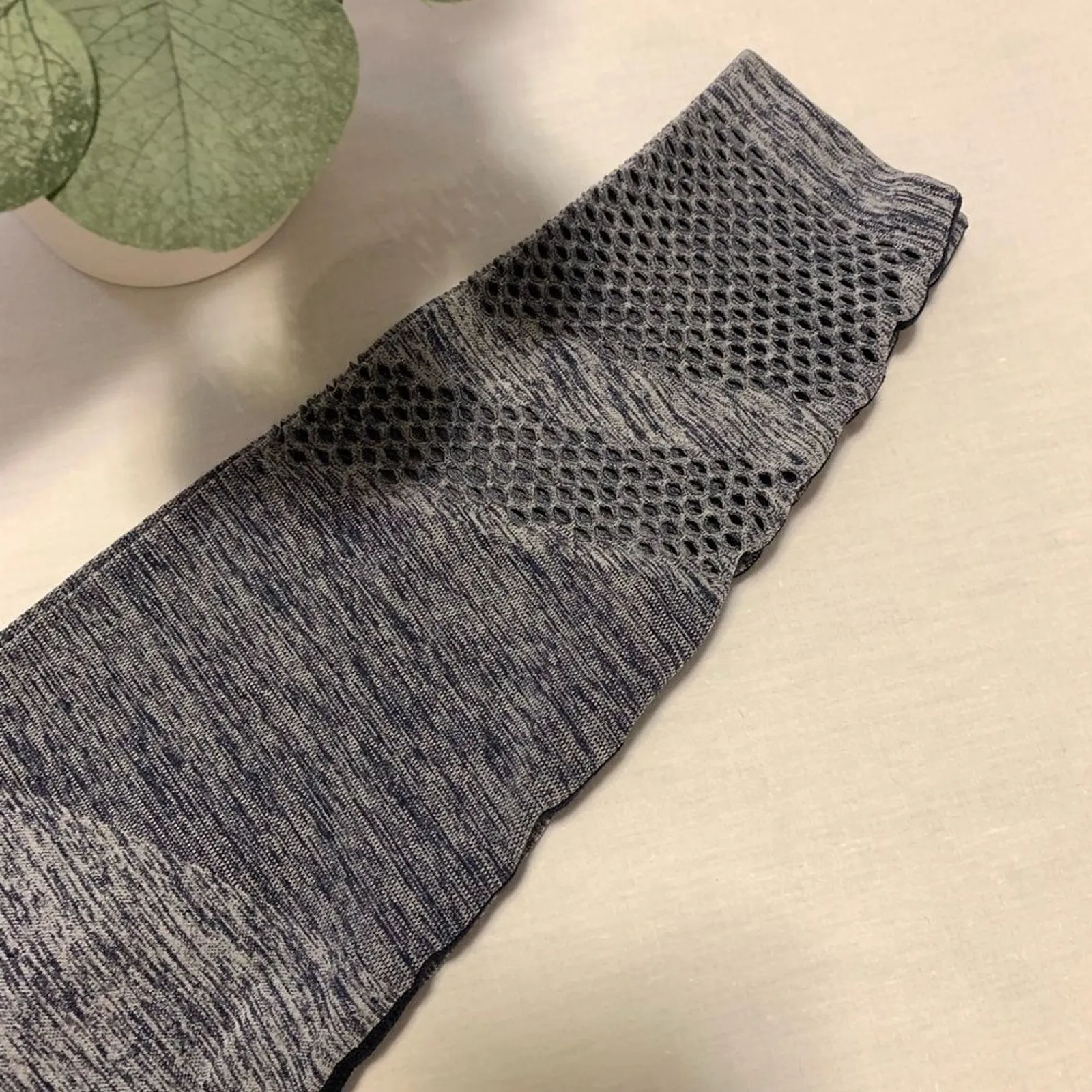 Victoria Secret PINK‎ Gray On Gray Seamless Compression Leggings Size Small # - Image 9