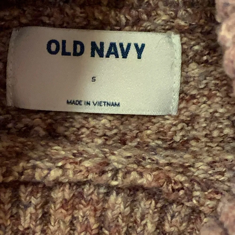 Old Navy sweater women’s small burgundy bland turtleneck soft high/low hem - Image 3