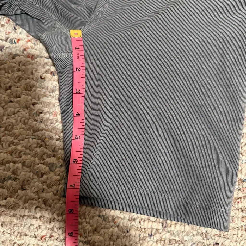 Beyond Yoga  Ribbed Grey High Rise Biker Shorts- Size Medium - Image 5